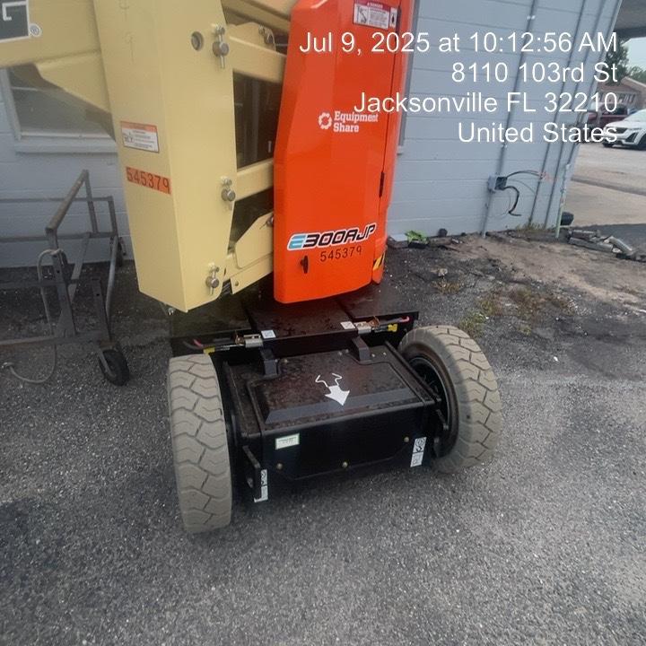 2025 JLG E300AJP