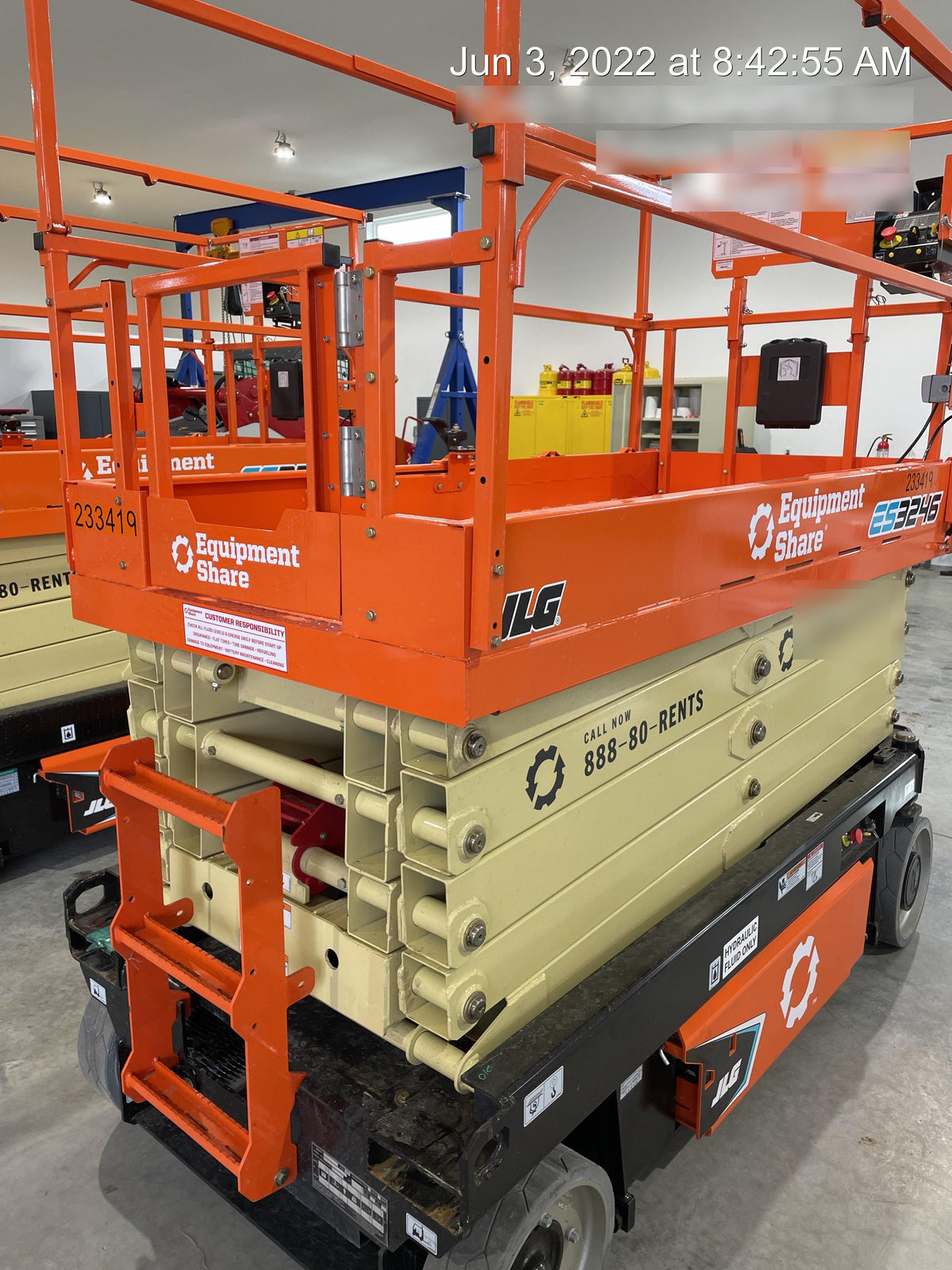 2022 JLG ES3246