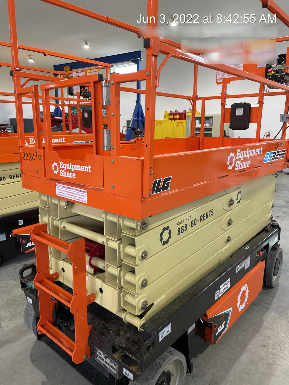 2022 JLG ES3246