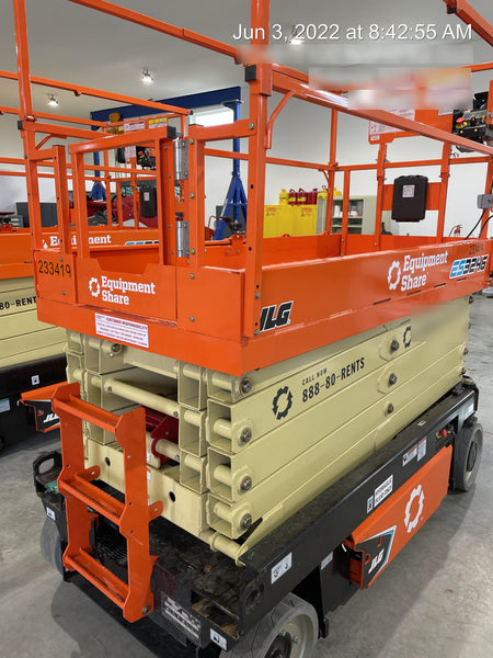 2022 JLG ES3246