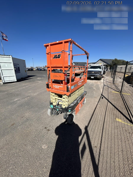 2022 JLG ES1932