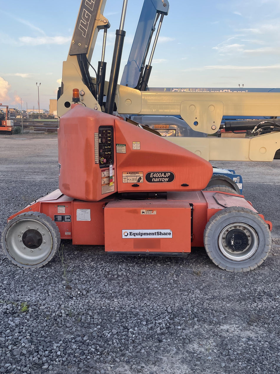 2019 JLG E400AJPN
