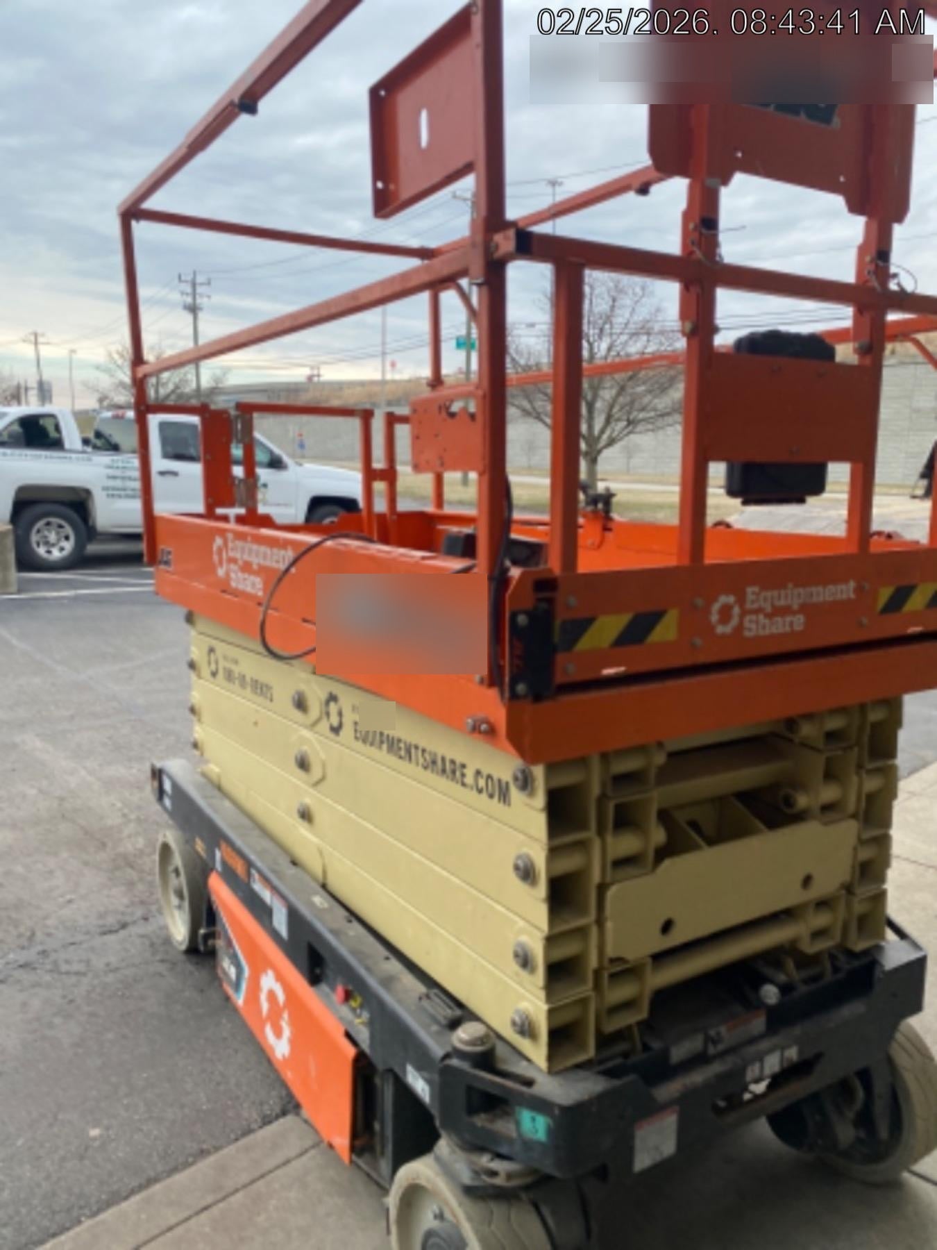 2022 JLG ES3246