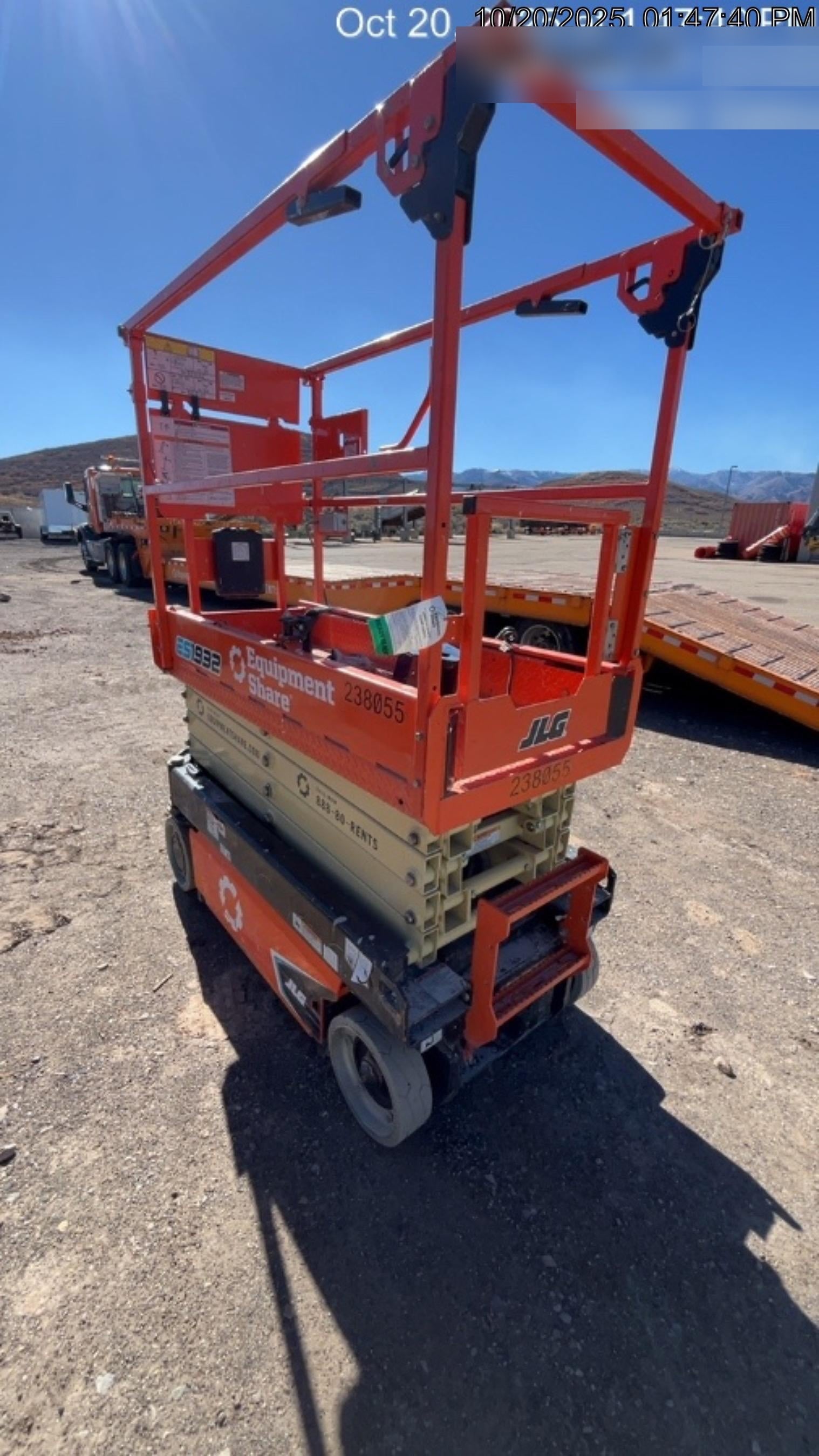 2022 JLG ES1932