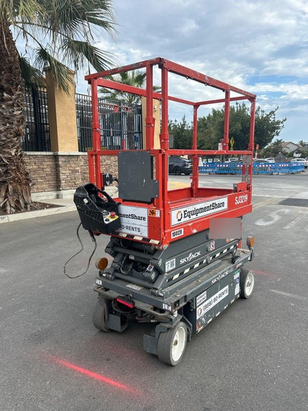 2020 Skyjack SJIII-3219 Solid NM Tires, Half height spring hinged entry gate, Dual Beacons, 800W Inverter