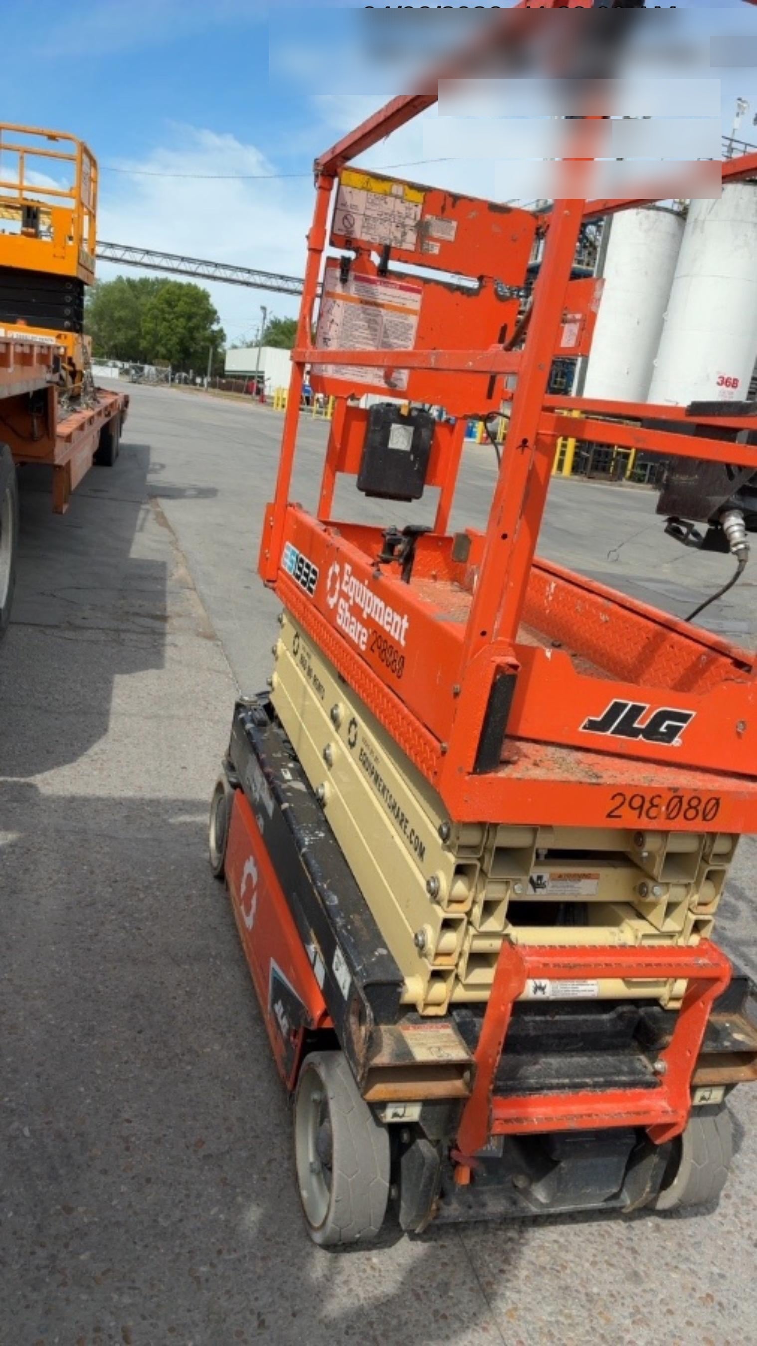 2023 JLG ES1932