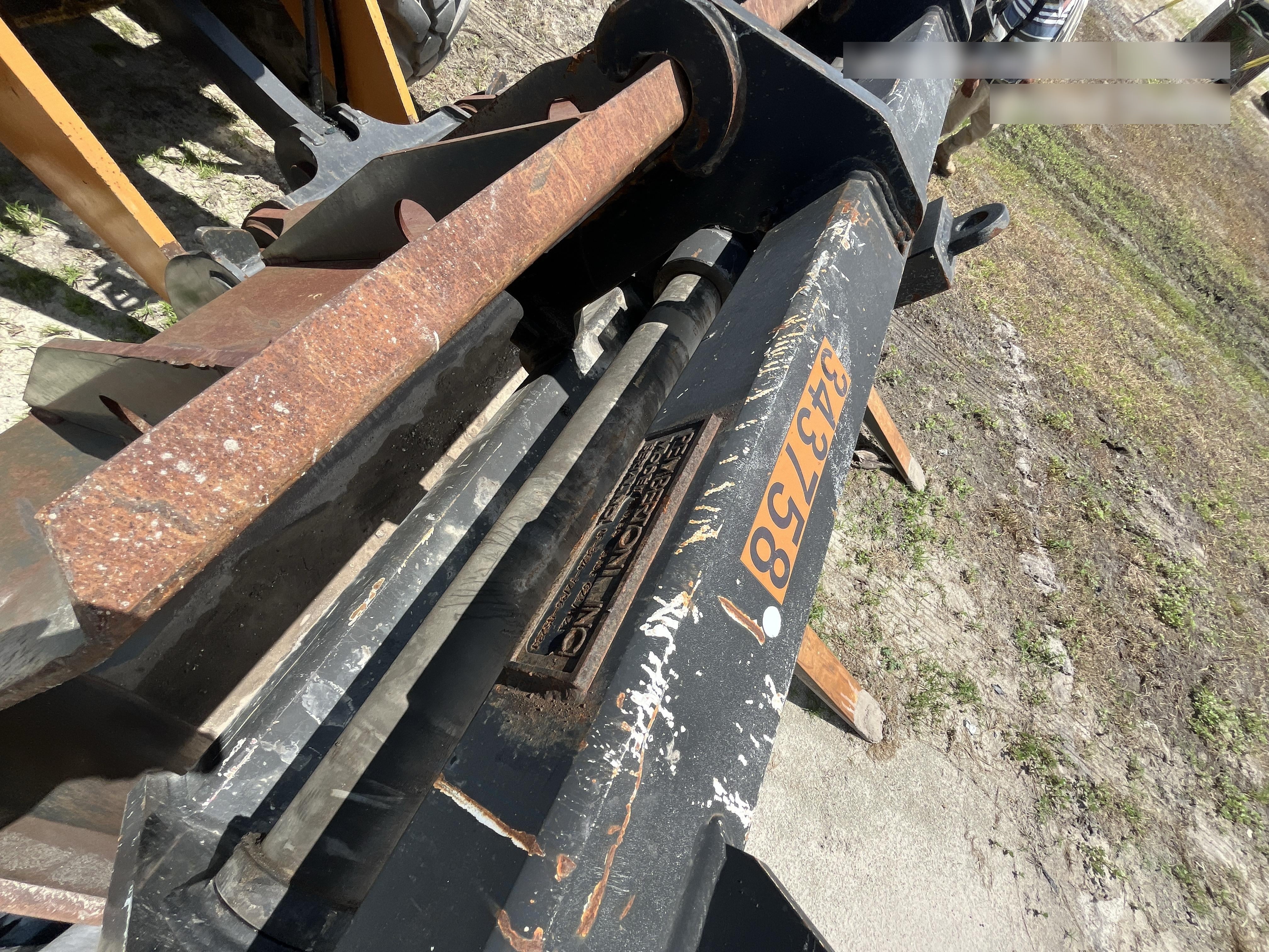 2014 CASCADE 84" Pallet forks - Cascade