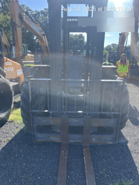 2023 CASE 588H