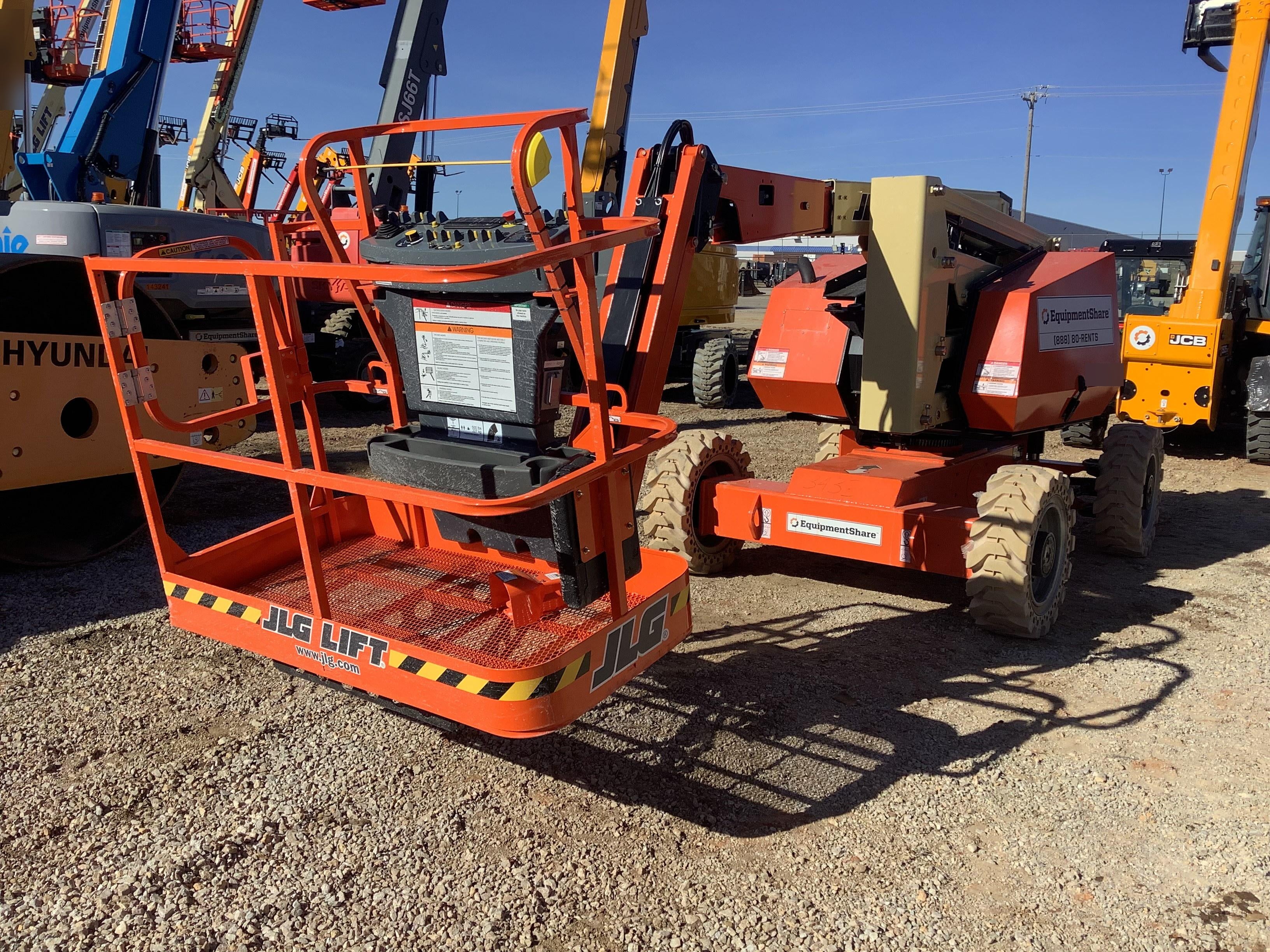 2022 JLG 340AJ