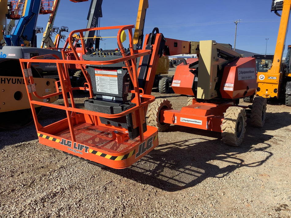 2022 JLG 340AJ