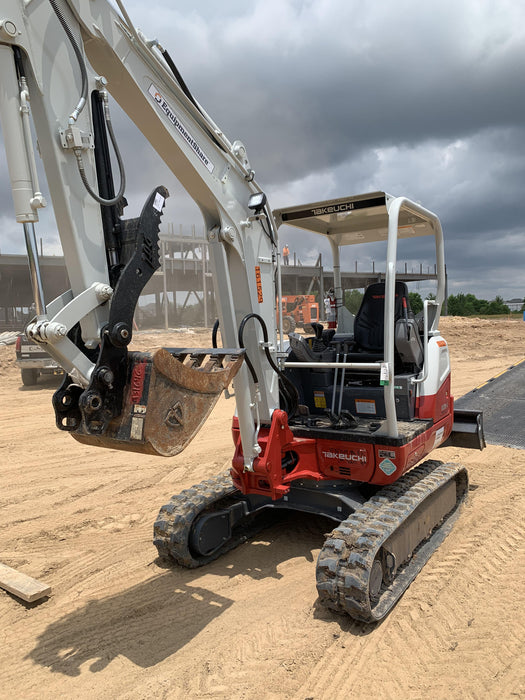 2021 TAKEUCHI TB235-2R