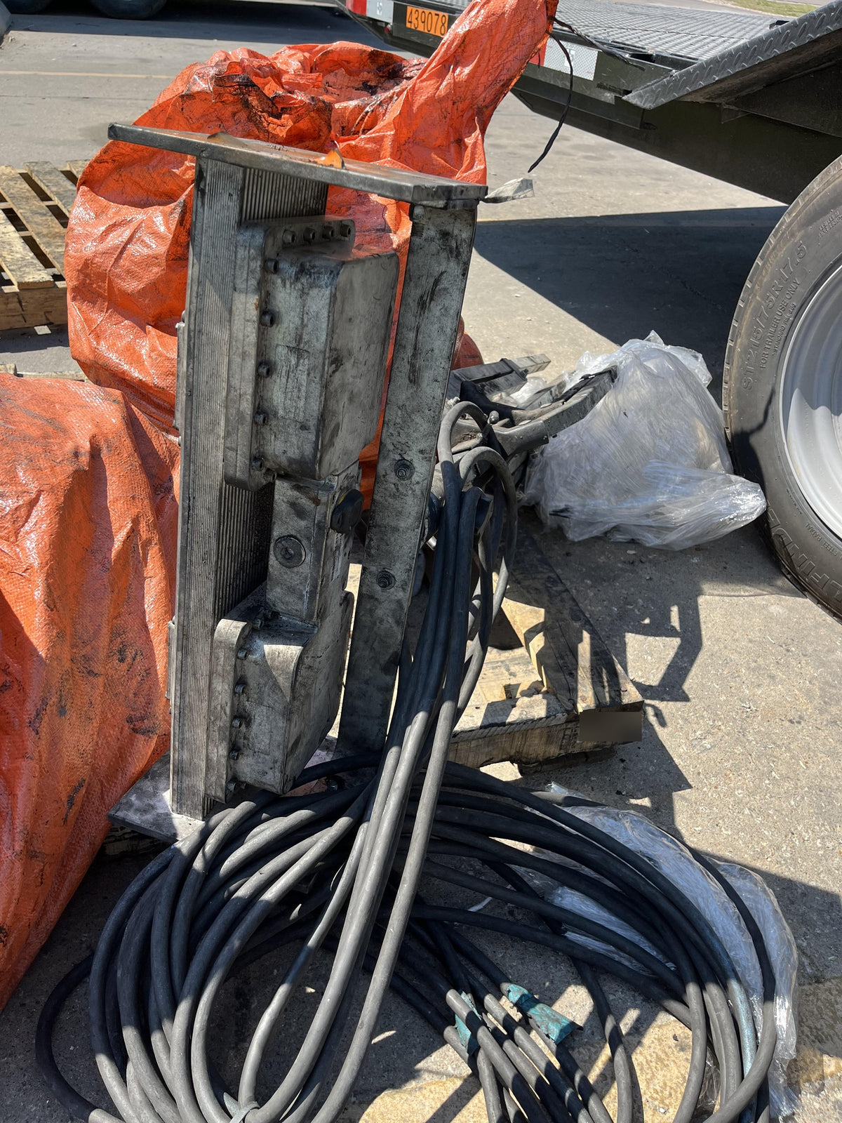 2022 WORKSITE LIGHTING PetroPRO-MAX T-Bracket