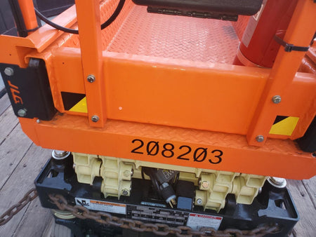 2022 JLG ES1330L