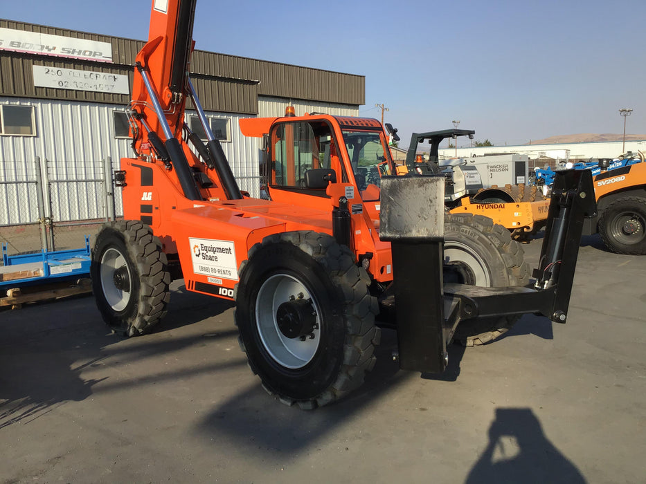 2020 Skytrak 10054 Cab/Heat/Air, Solid Tires, Work Lights, Beacon, Aux Hydraulics, Back up Alarm, Lifting Eye, ES Decals