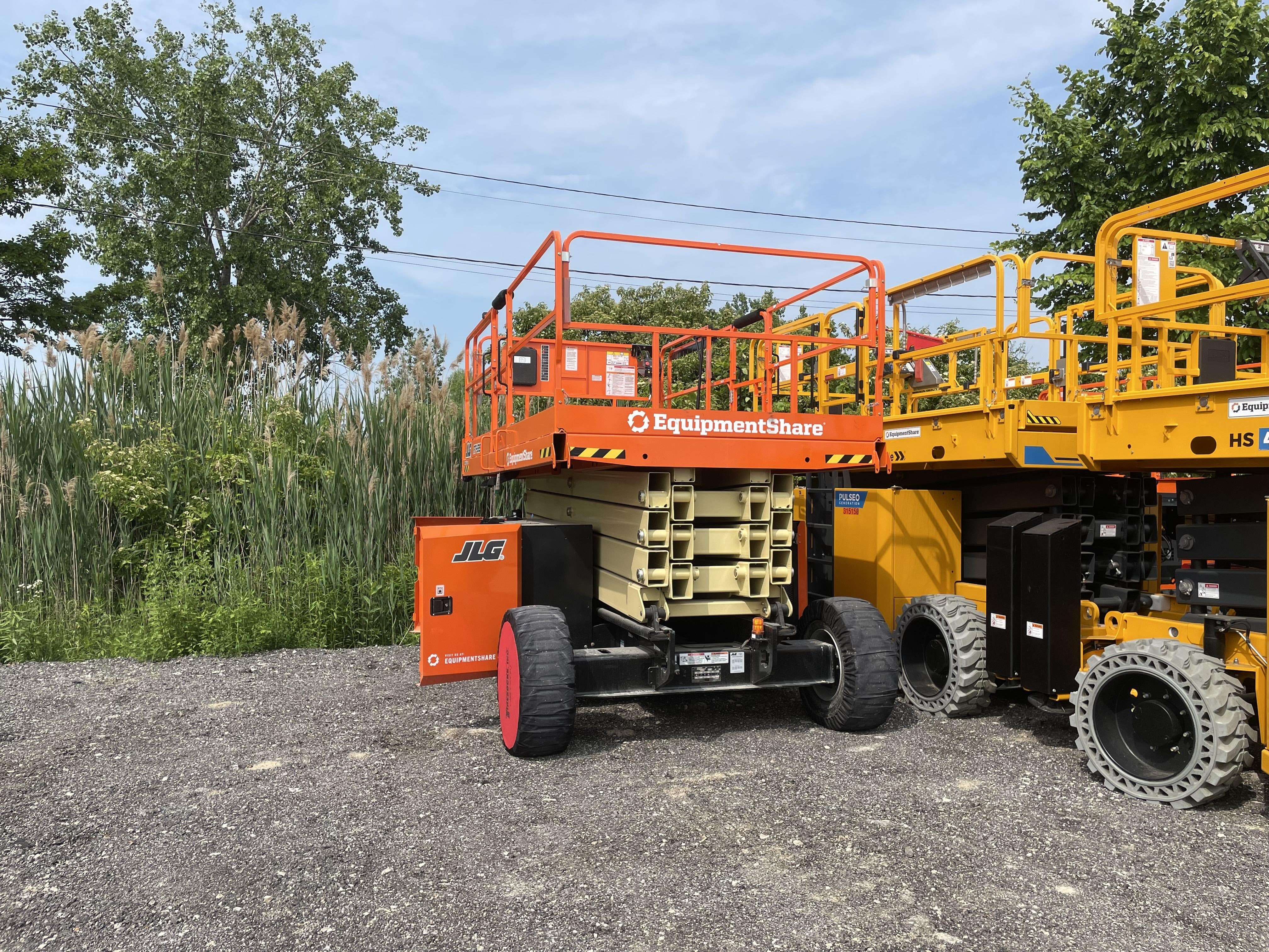 2023 JLG RT4394