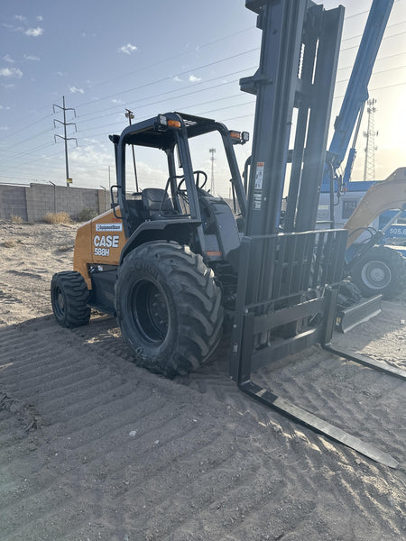 2023 CASE 588H