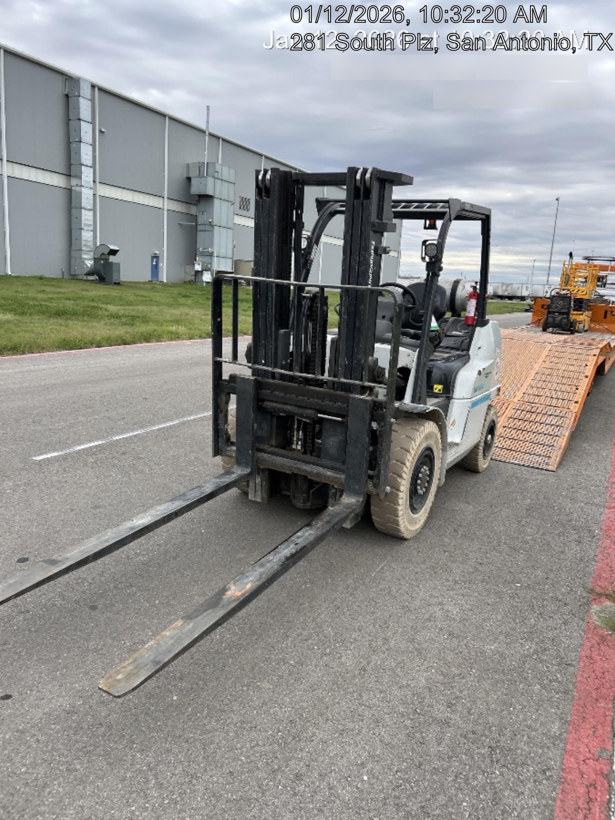2022 UNICARRIER PF80N