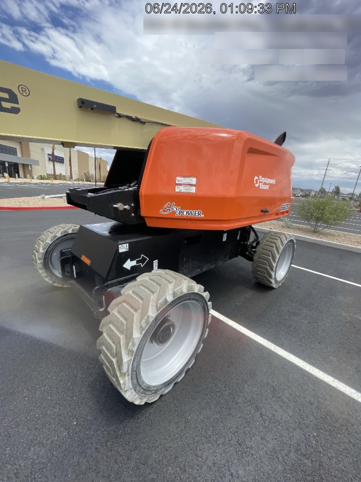 2025 JLG 660SJ
