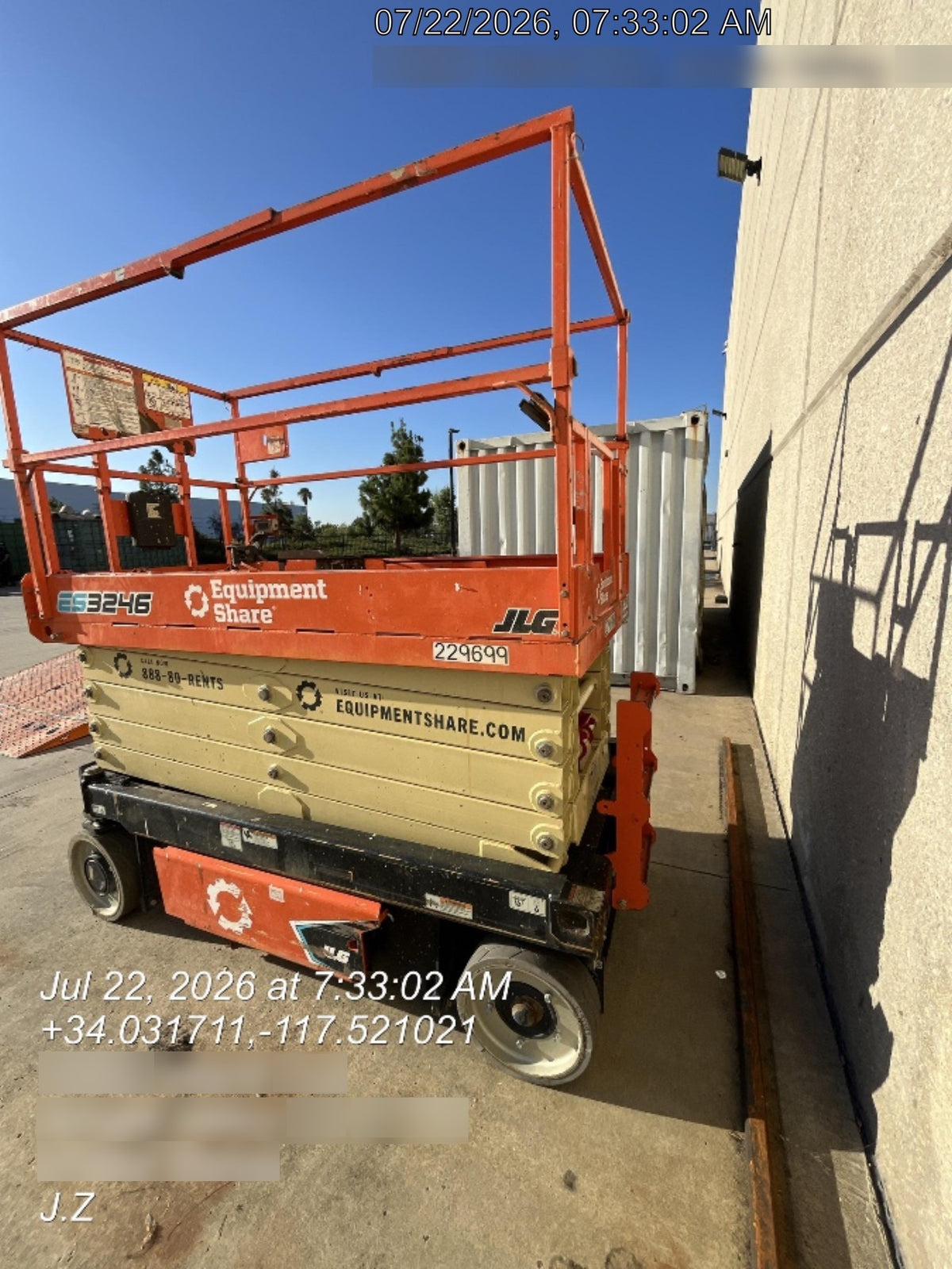 2022 JLG ES3246