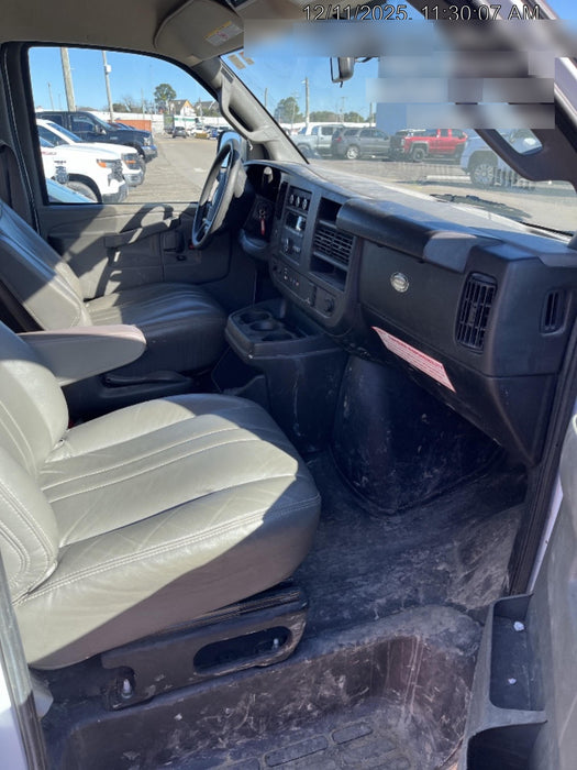 2023 CHEVROLET Express Van - Rental