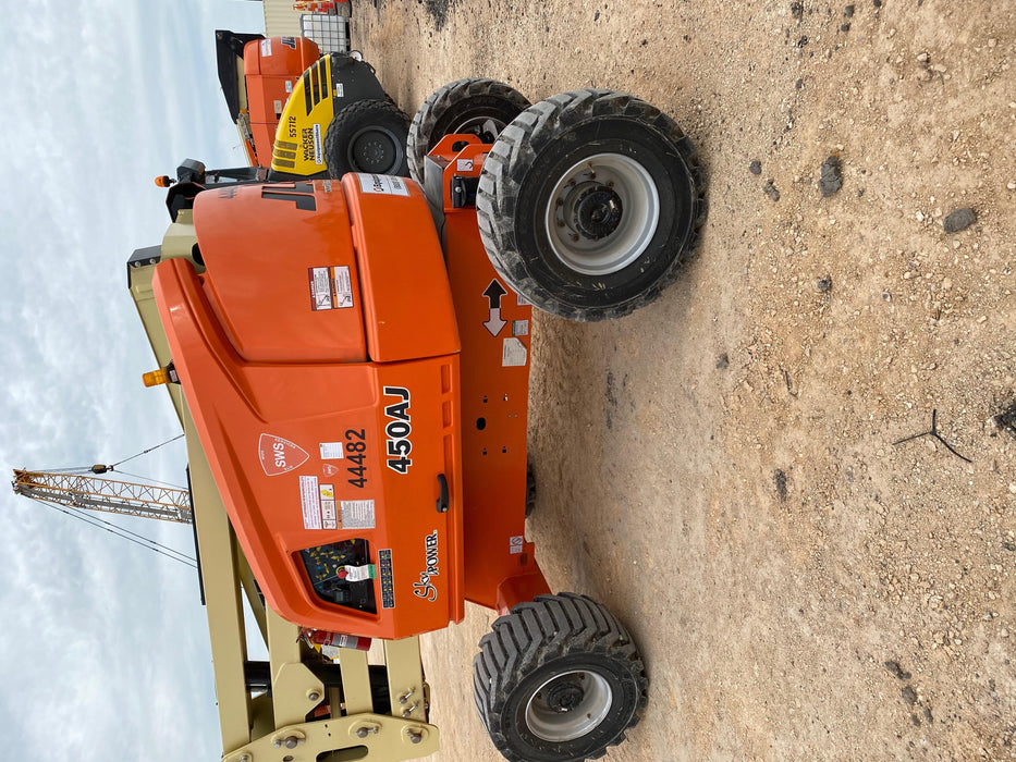 2019 JLG 450AJ