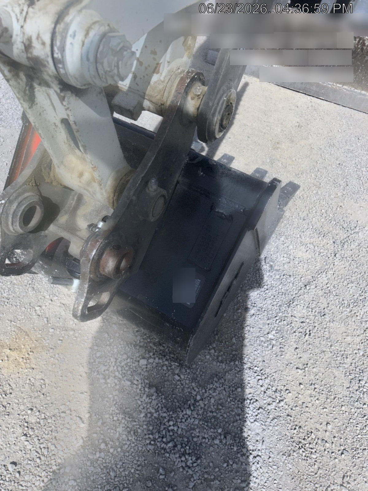 2025 TAKEUCHI 24" Bucket Takeuchi