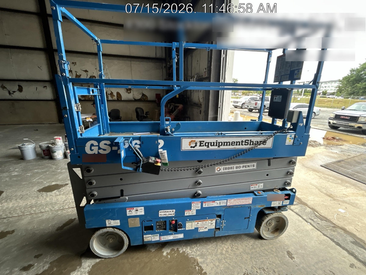 2019 Genie GS-2632 Folding rails with half height swing gate