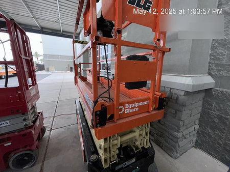 2022 JLG ES2632