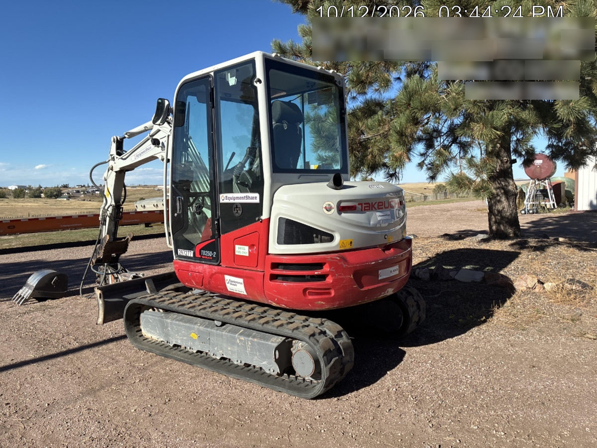 2023 TAKEUCHI TB250-2CR