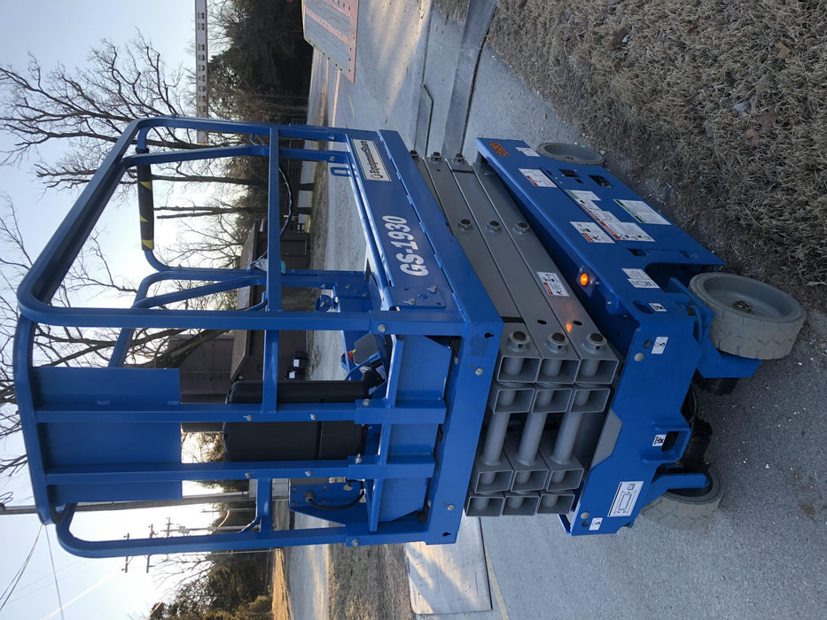 2019 Genie GS-1930 Fixed Rails with Chain Entry