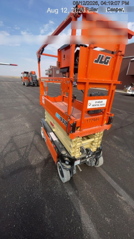 2021 JLG ES1932