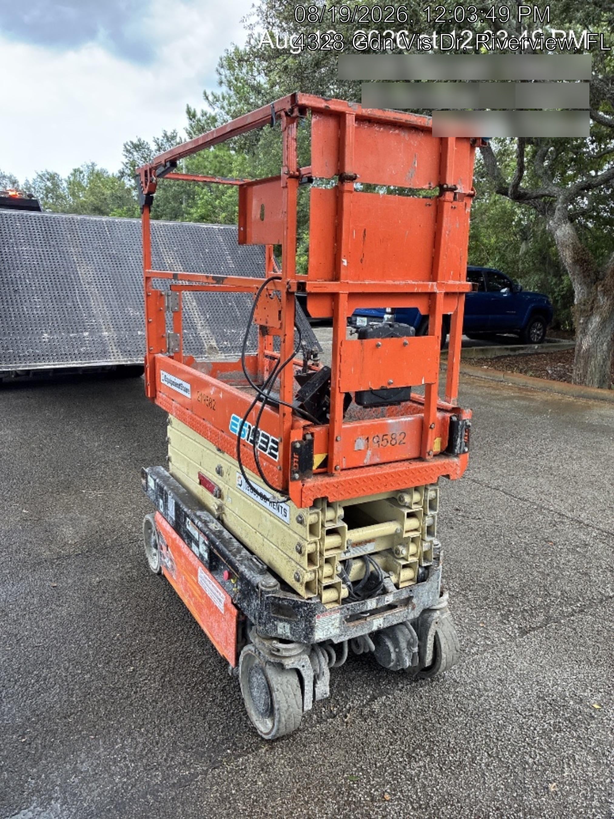 2022 JLG ES1932