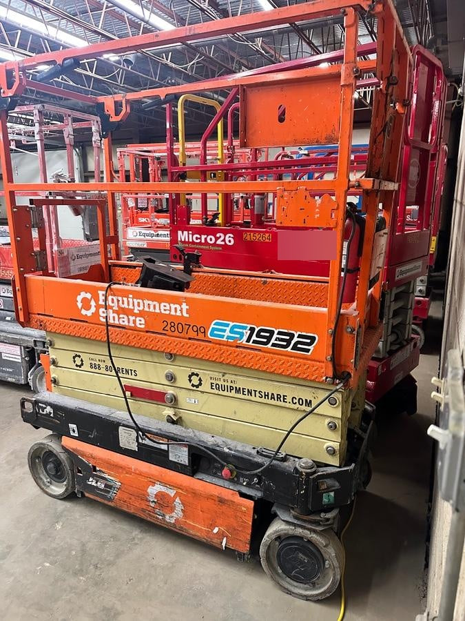 2022 JLG ES1932