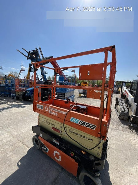 2022 JLG ES1932