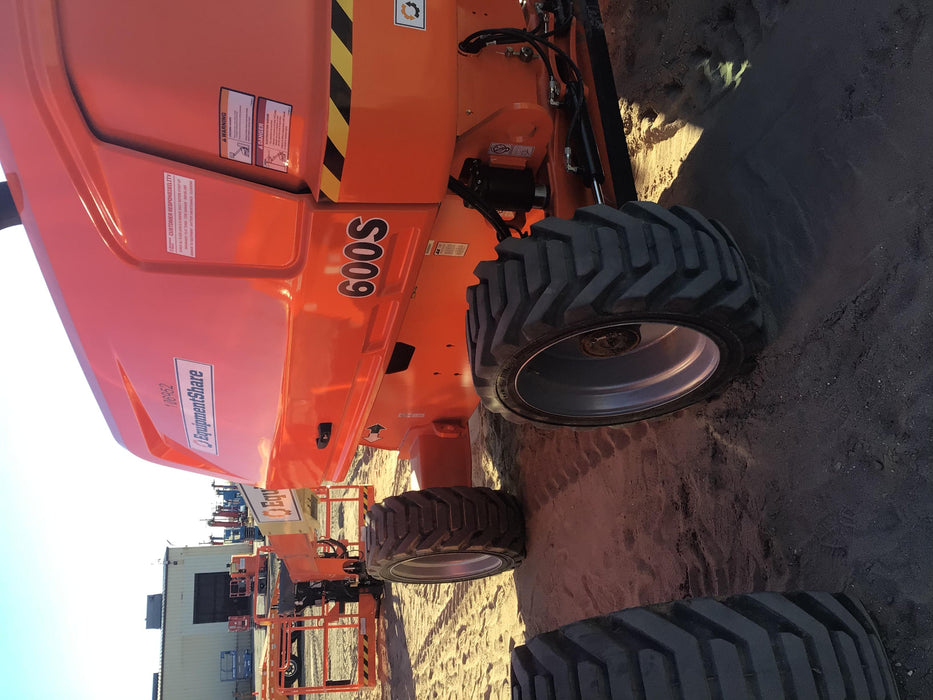 2020 JLG 600S