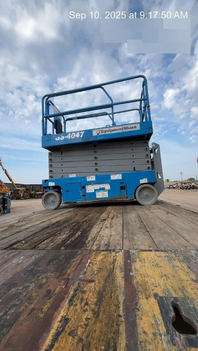 2019 Genie GS-4047 Folding rails with half height swing gate