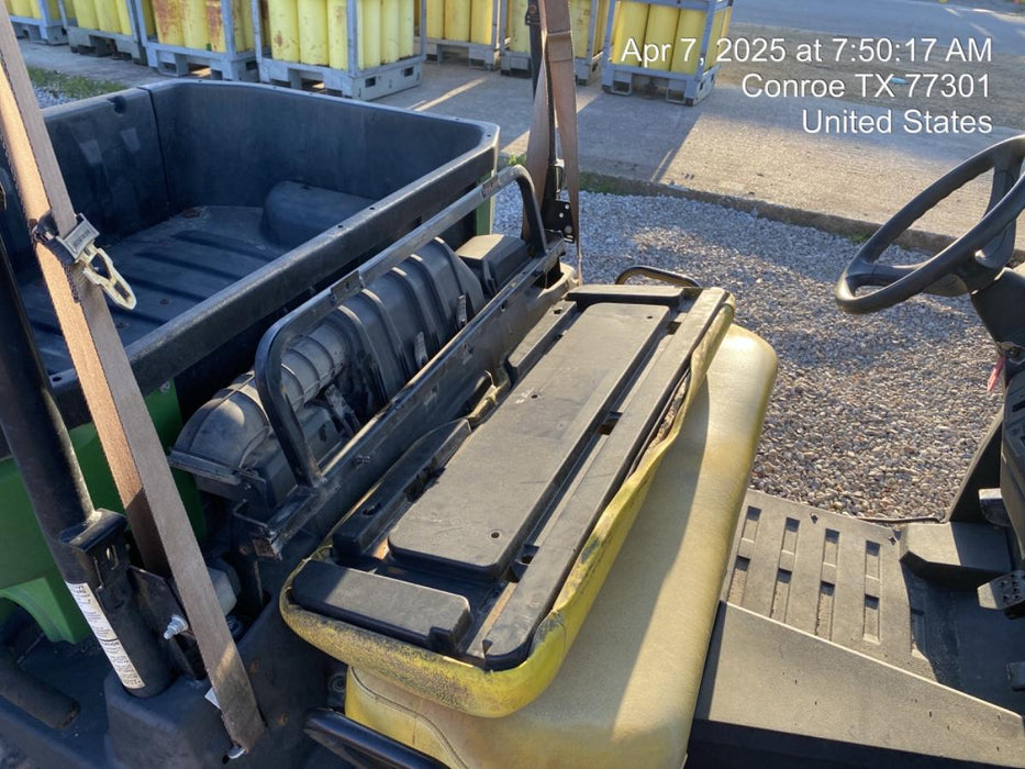 2020 John Deere XUV560E GATOR 4wd Utility Cart, Gas, 2 Seat, LED Strobe, Windshield Tempered Glass, Plastic Canopy, Wire Harness Kit, Backup Alarm