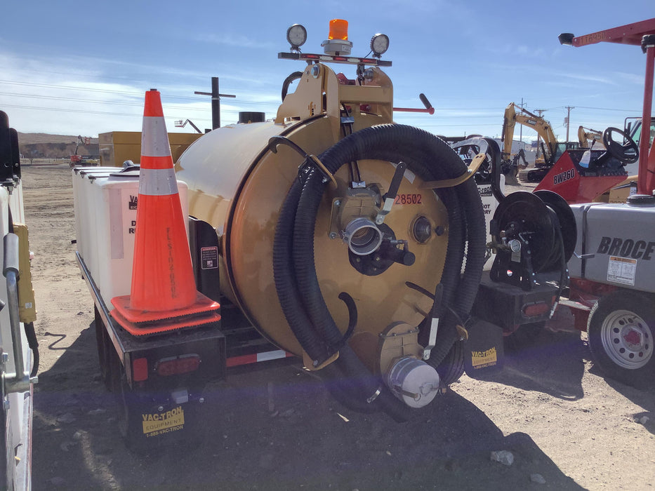 2020 Vac-Tron LP573XDT Tier 4 Kohler Diesel Engine, 500 Gallon Debris Tank w/ Hydraulic Tilt, two (2) 100 Gallon Water Tanks, Low Profile Torsion Axles (12,000 GVWR), Manual Jack Trailer