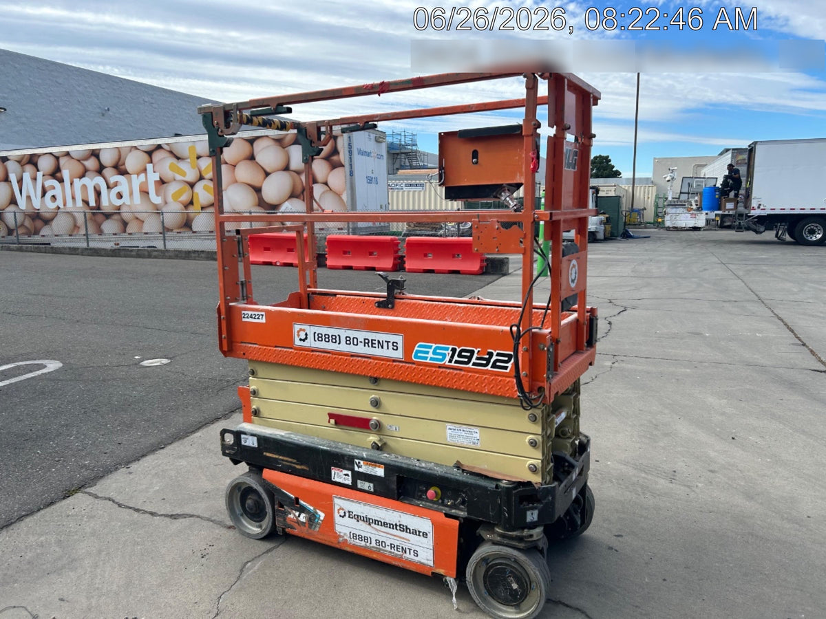 2022 JLG ES1932