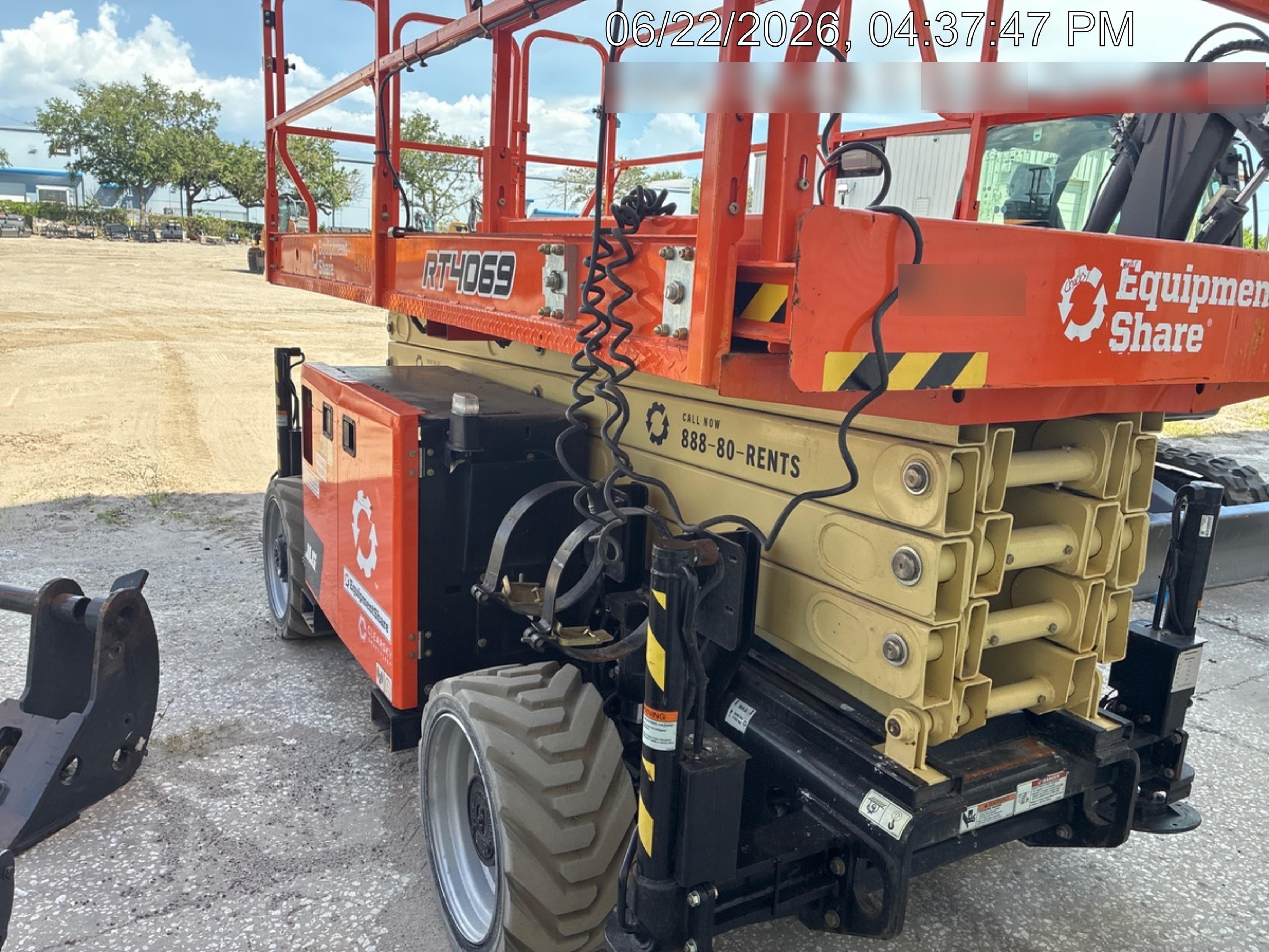 2024 JLG RT4069