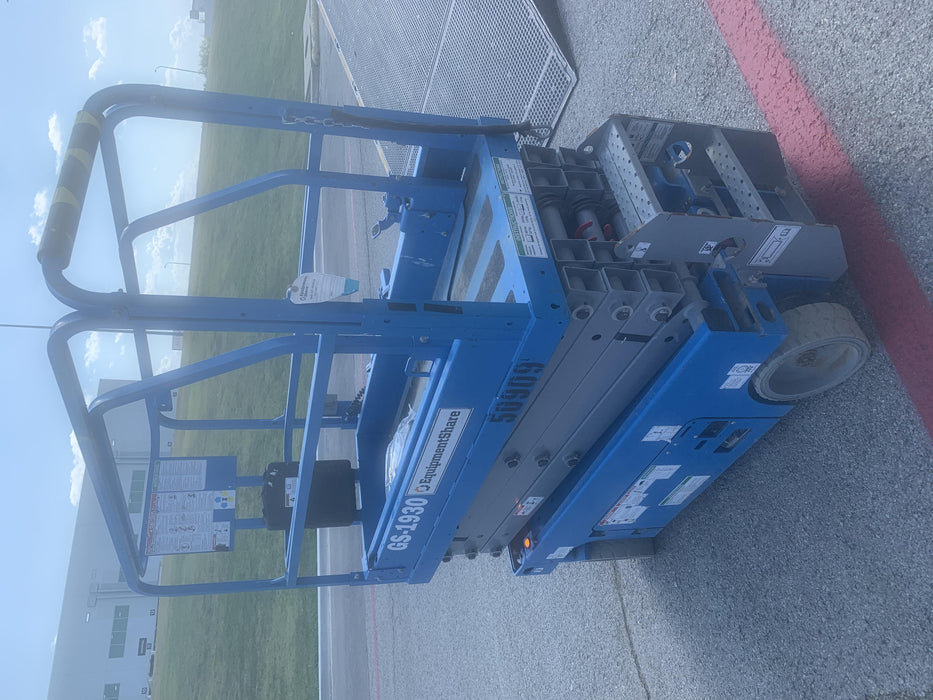 2019 Genie GS-1930 Fixed Rails with Chain Entry