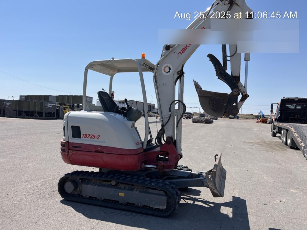 2020 TAKEUCHI TB235-2R