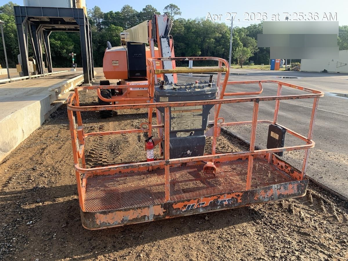 2019 JLG 800AJ