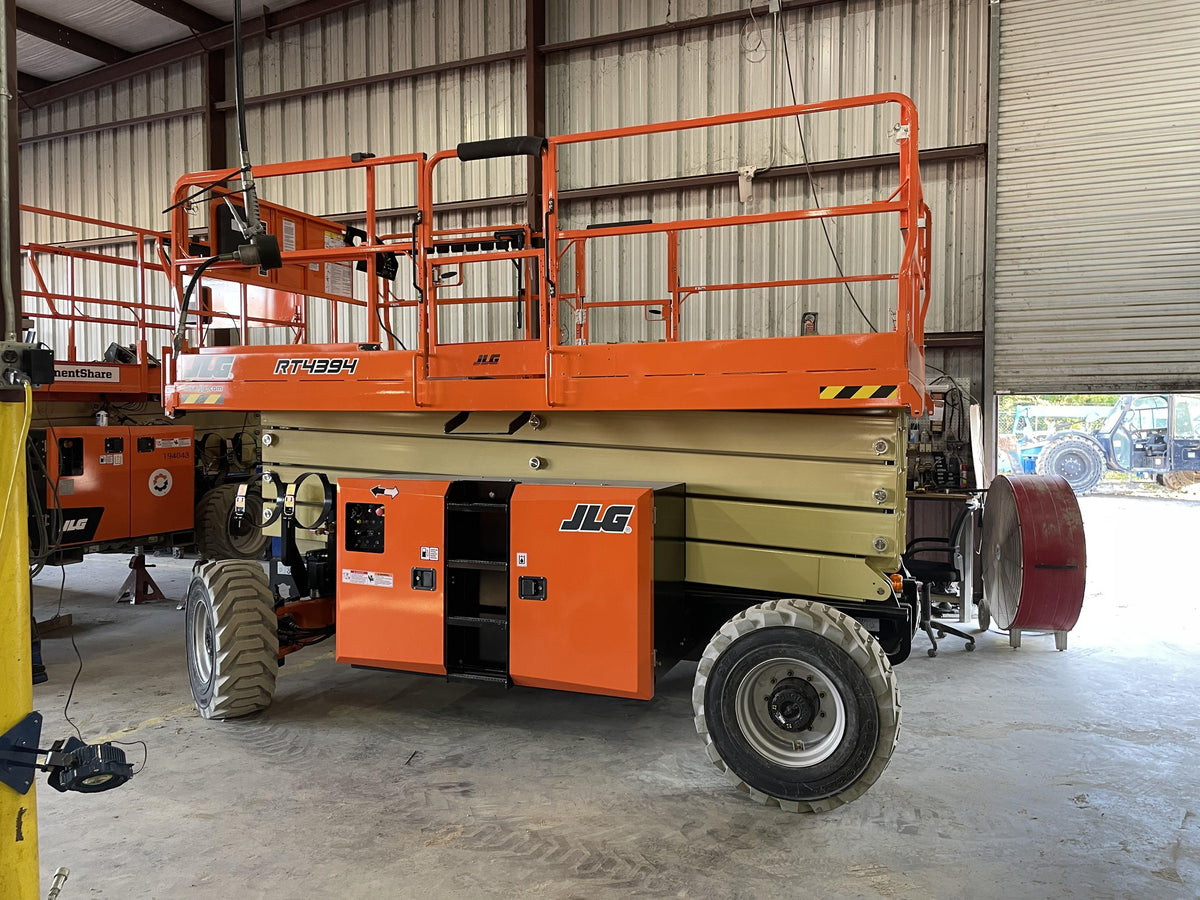 2022 JLG 4394RT