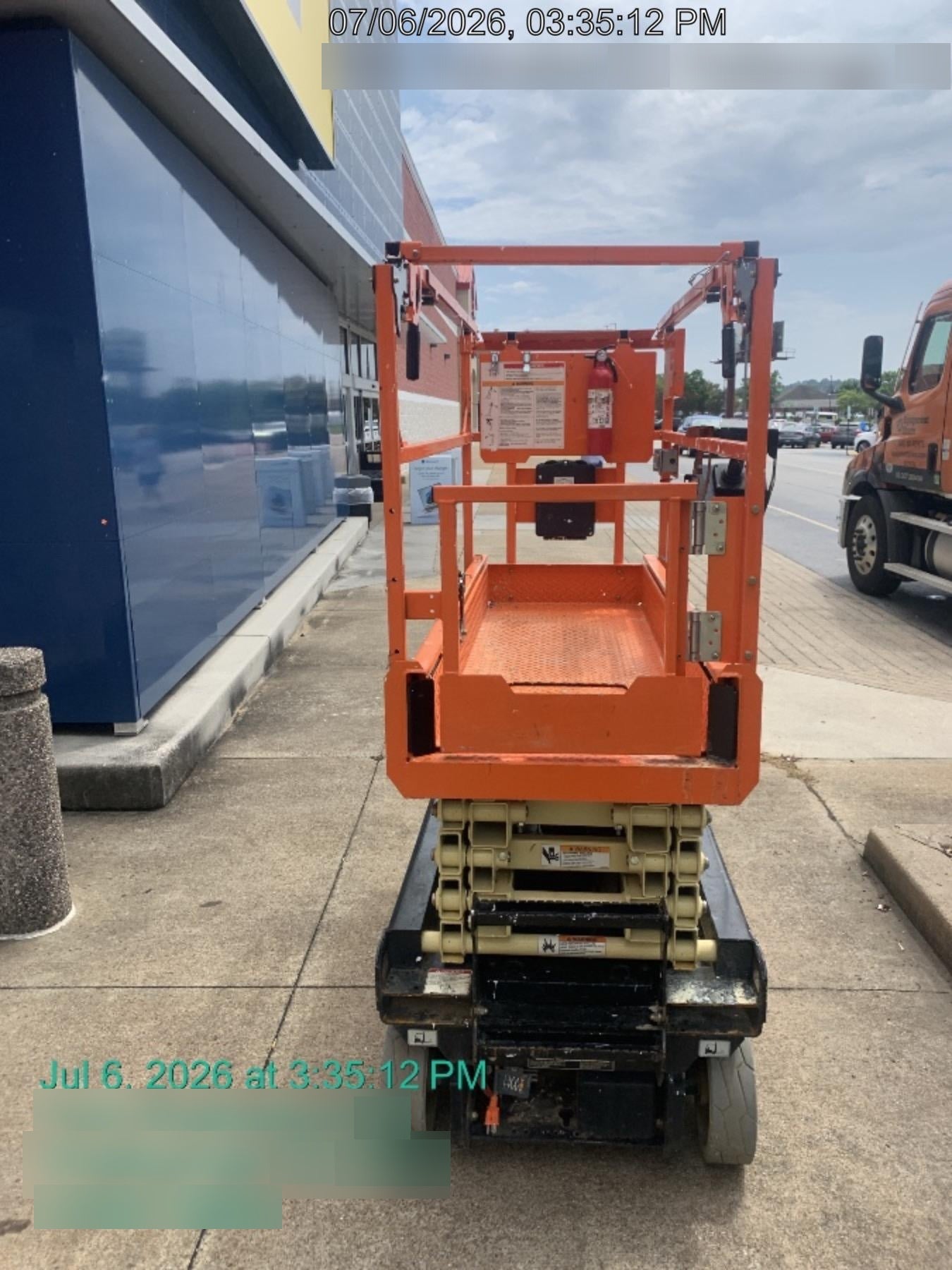 2025 JLG ES1932