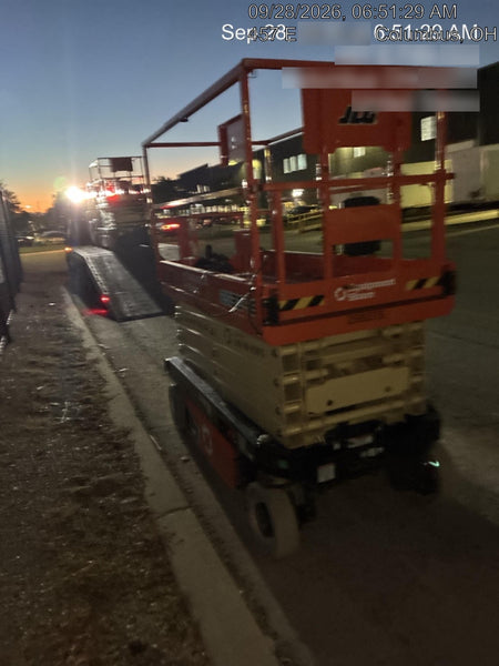 2022 JLG ES3246