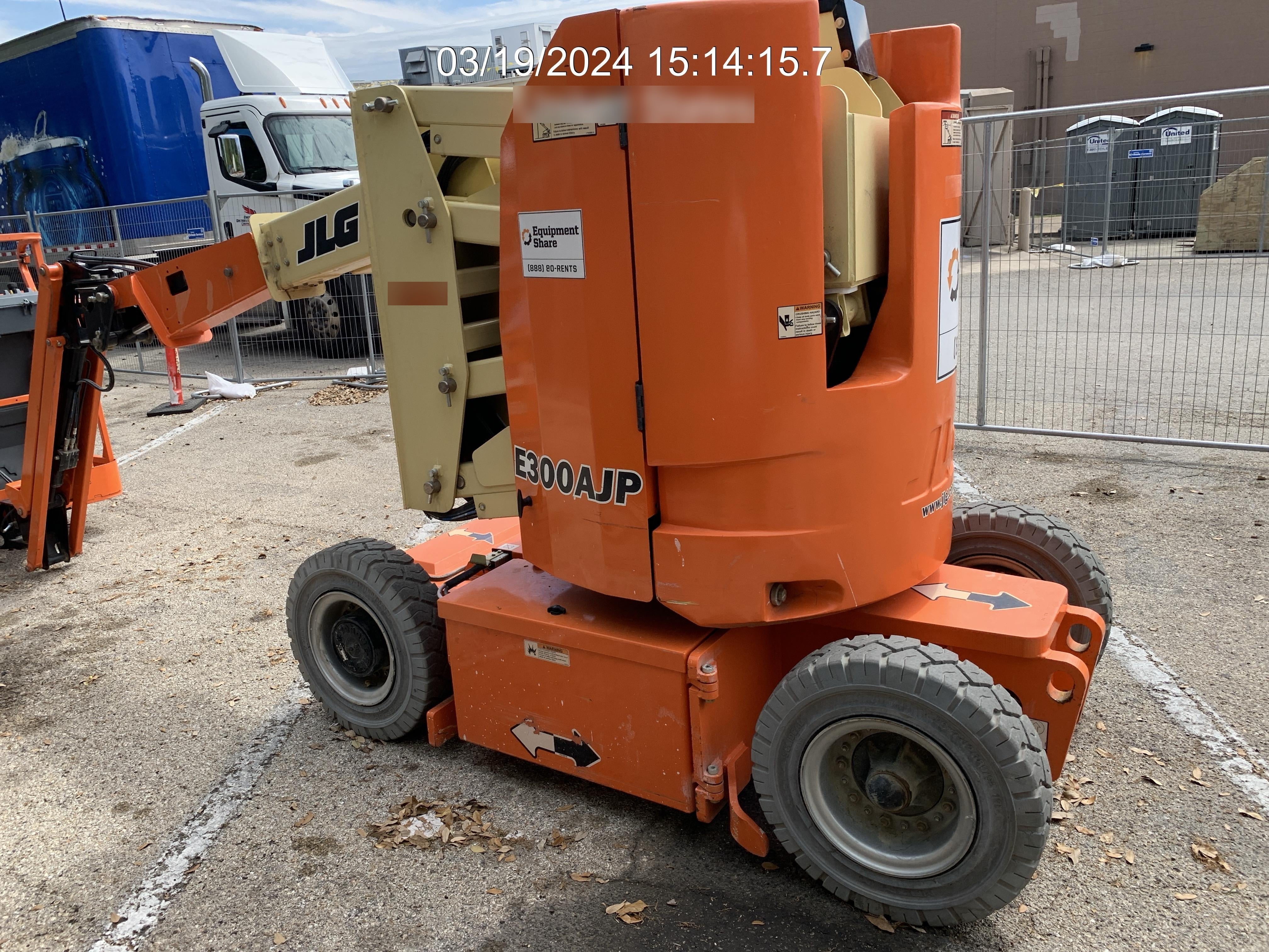 2019 JLG E300AJP
