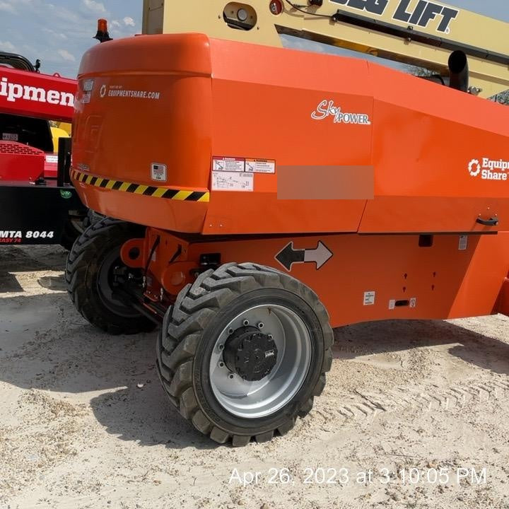 2023 JLG 860SJ