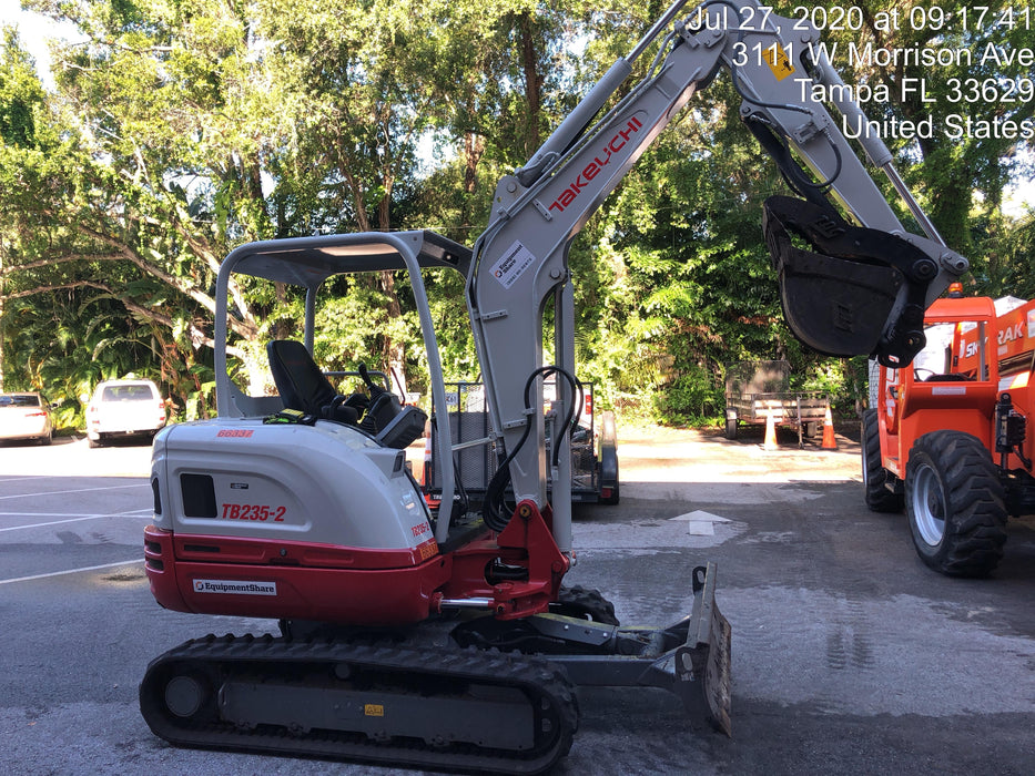 2020 TAKEUCHI TB235-2R
