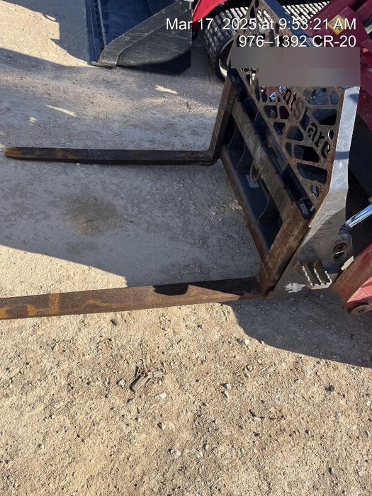 2021 PALADIN 48" Pallet Forks - Paladin